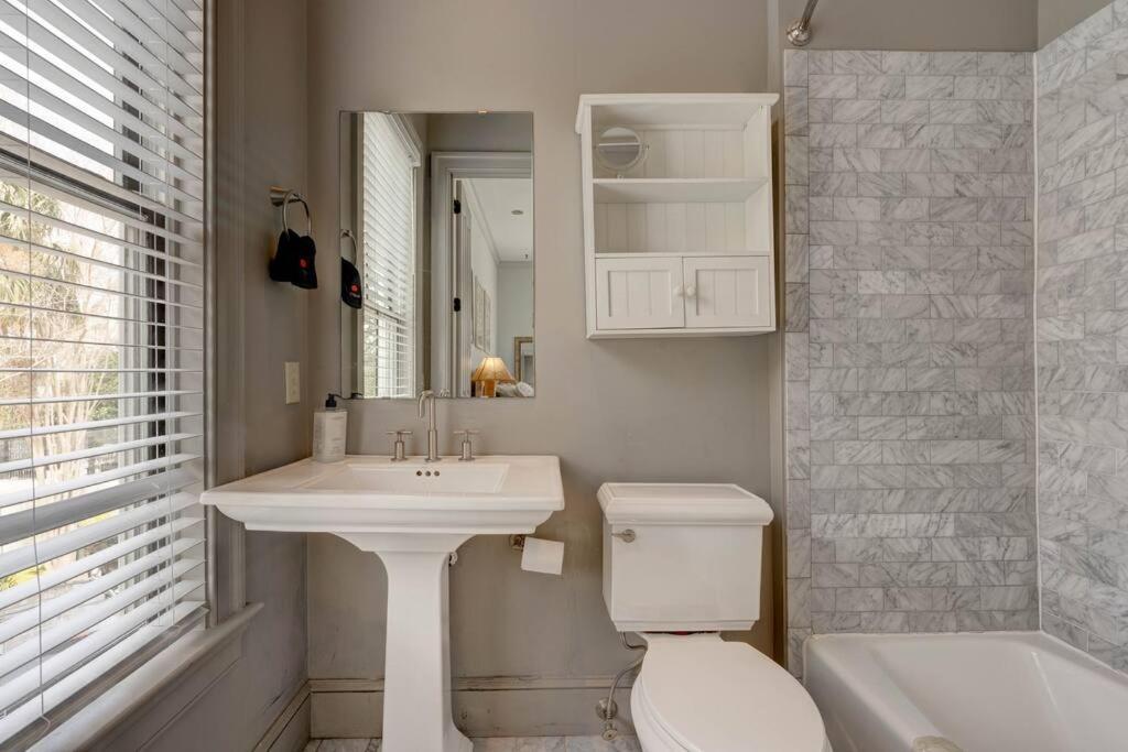 Elegant Sunlit Home With Private Rooftop Oasis Charleston Zewnętrze zdjęcie